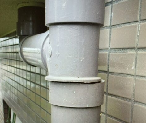 東京都文京区　屋外排水管　水漏れ (1)