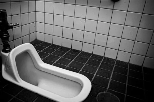 和式トイレが辛いなら洋式トイレにリフォームがおすすめ！ | 水漏れ・つまりなどの水道トラブル、スピード解決！【地元の水道修理屋さん】24時間対応！