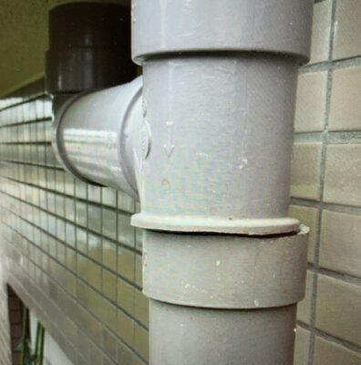 東京都文京区　屋外排水管　水漏れ (2)
