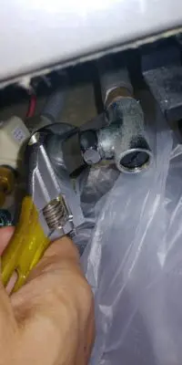 東京都品川区・食洗器給水排水処理 (1)